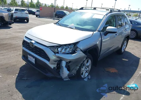 2021 Toyota Rav4 Xle z USA, uszkodzony, nr VIN 2T3W1RFV1MC090258